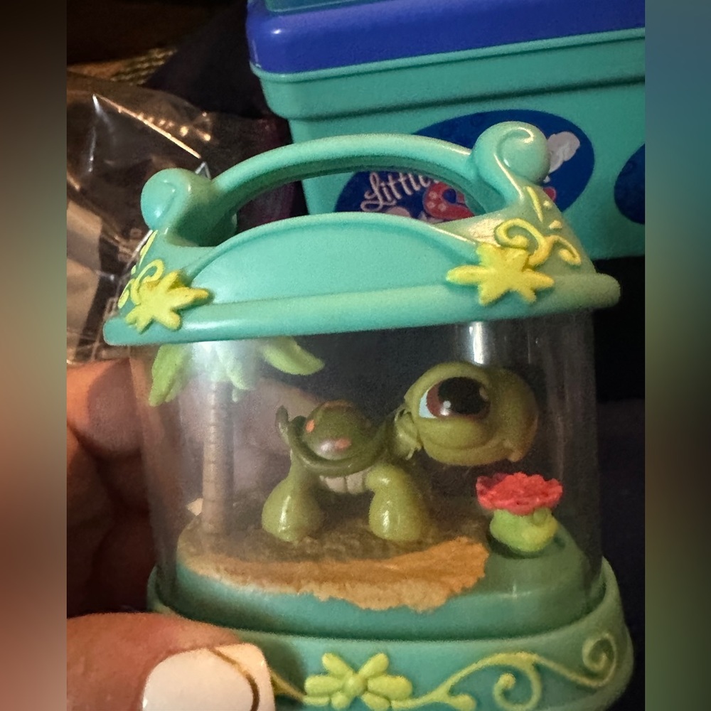 Littlest Pet Shop Turtle in Tank